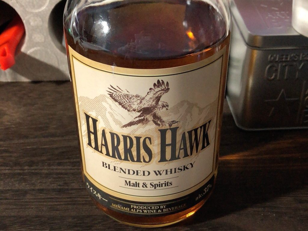 セブンイレブンで一番安いウイスキー『ハリスホーク』を飲んでみた感想を一瞬で伝える。